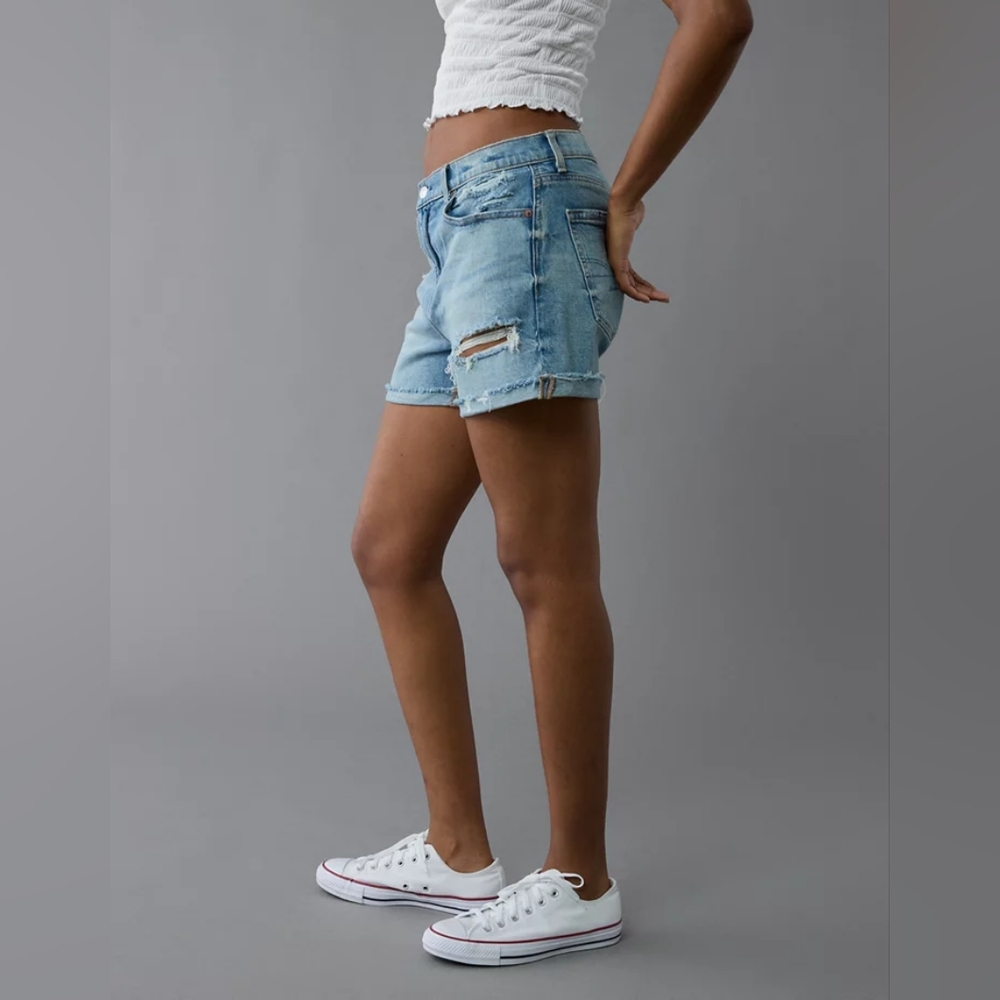 AE American Eagle Low Rise Ex Boyfriend Denim Light Jean Shorts Stretch NWOT 4 - Picture 5 of 15